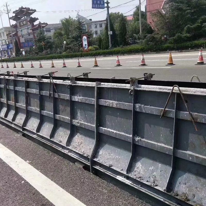 现浇防撞墙模具交通道路防撞墙钢模板公路桥梁隔离带栏杆