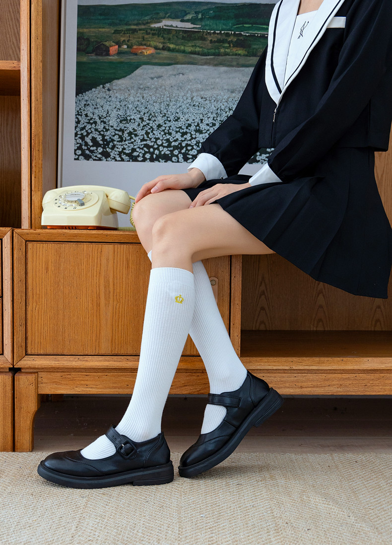 春秋精梳棉刺绣皇冠中筒袜女jk学生长筒及膝小腿袜日系ins学院风