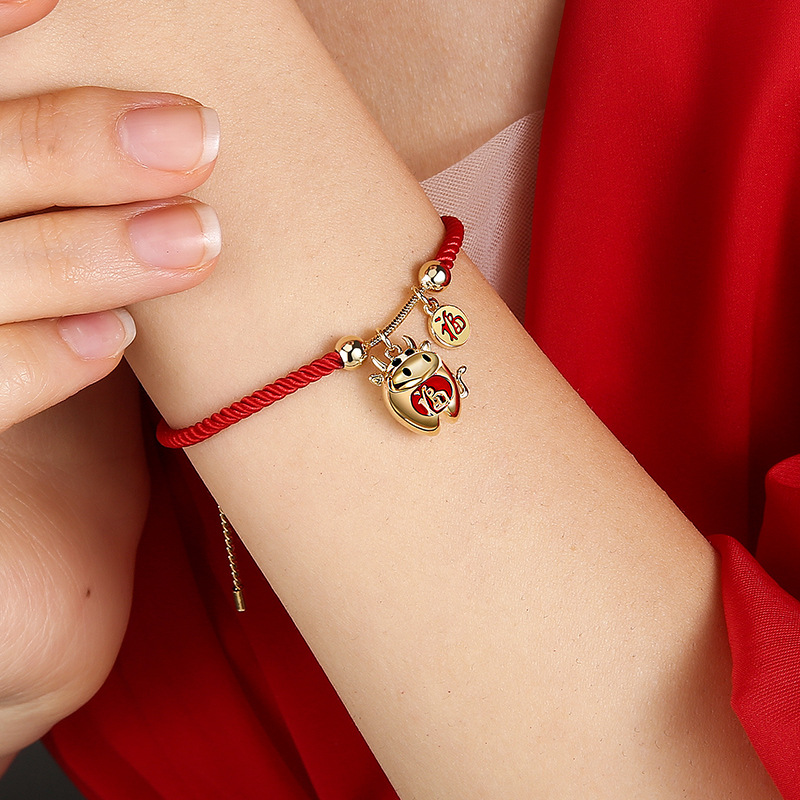编织红绳2021年本命年生肖牛手链女喜庆的红色过年戴的时尚设计感