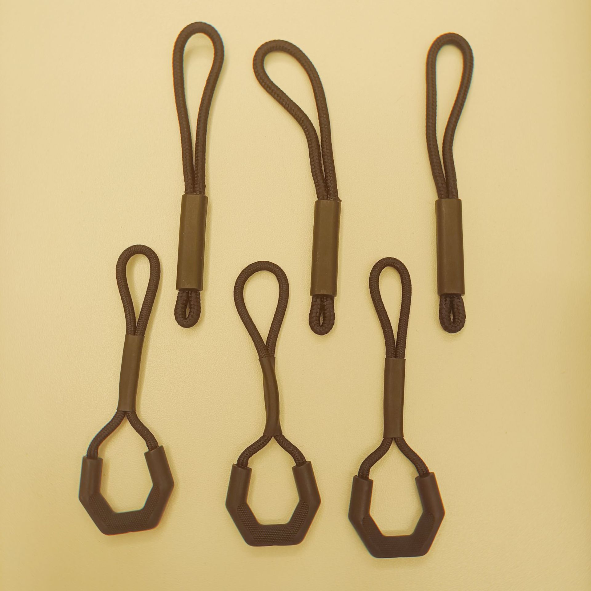 拉绳拉尾现货彩色注塑塑料拉攀绳户外运动箱包拉尾