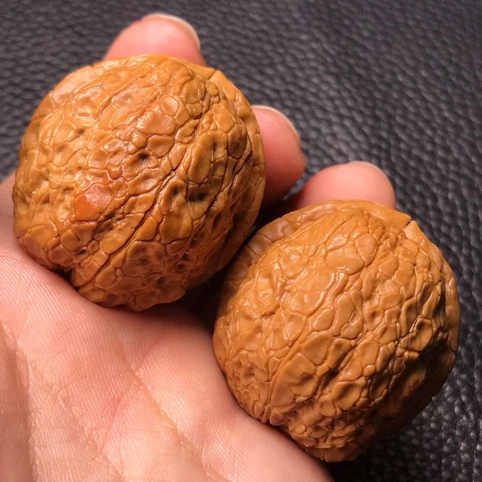 云南铁核桃蛤蟆头金蟾野生文玩核桃一对手盘收藏手把件云铁山核桃