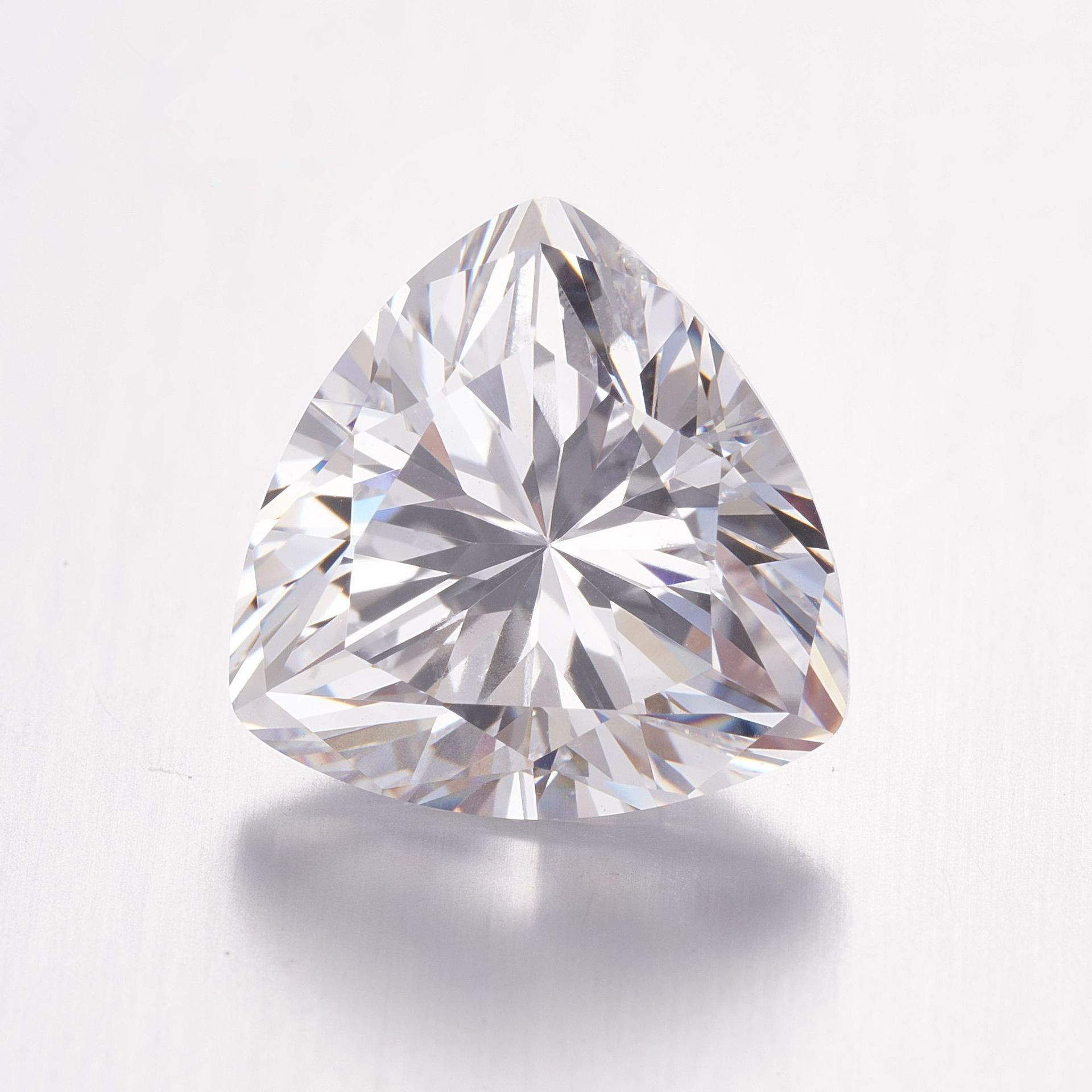 莫桑钻戒面莫桑石裸钻白色裸石肥三角d色胖三角圆三角vvs厂家批发