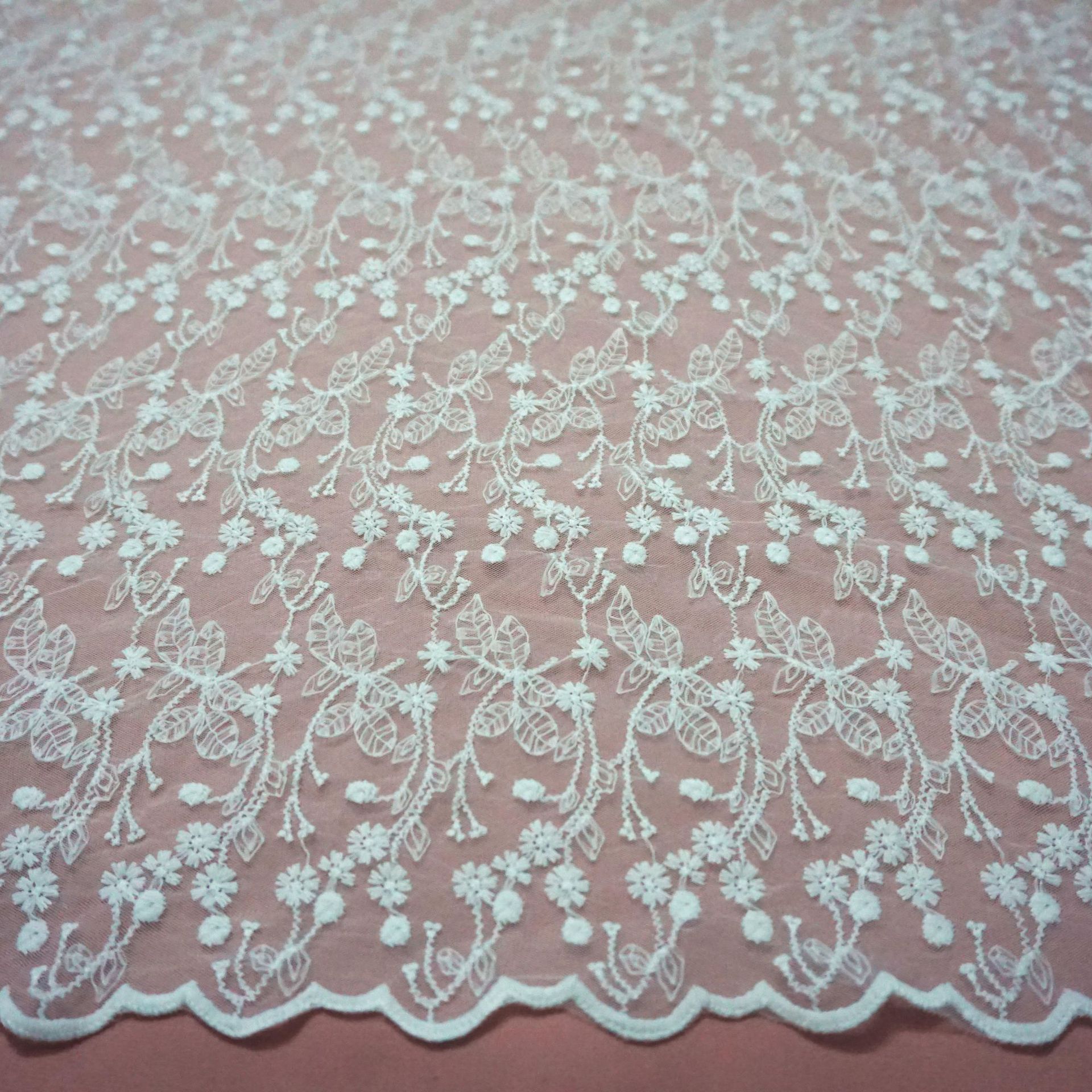 水溶蕾丝 绣花布 树叶花纹 立体 镂空 牛奶丝 满幅 刺绣面料