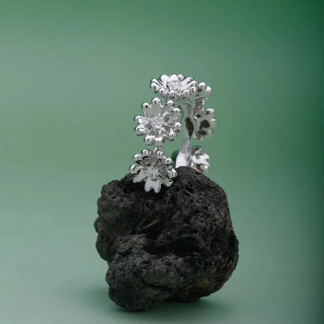 新中式东方感桃花戒指女冷淡风时尚微镶设计高级感开口指环不掉色