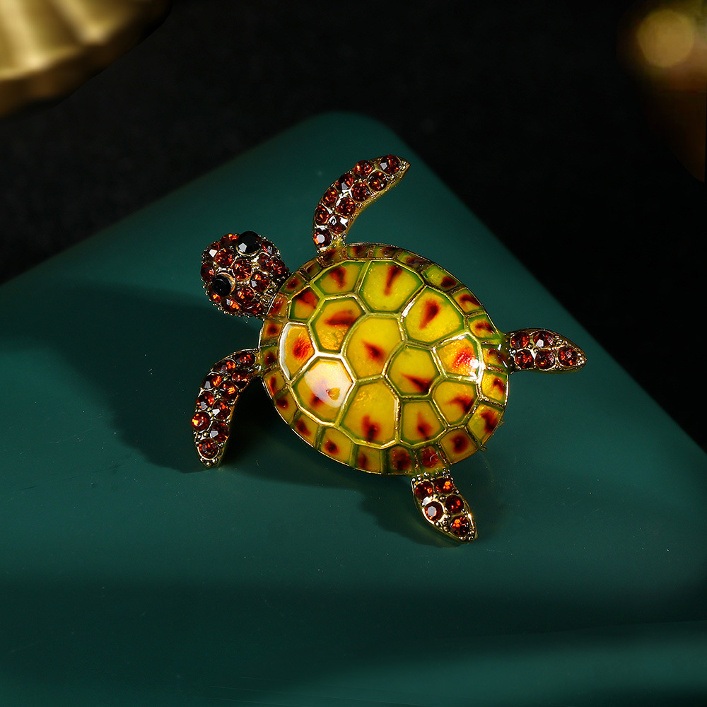 Fashion Creative Turtle Animal Brooch Personality Exaggerated Diamond Drop Oil Badge Vintage Pin Accessories Brooch