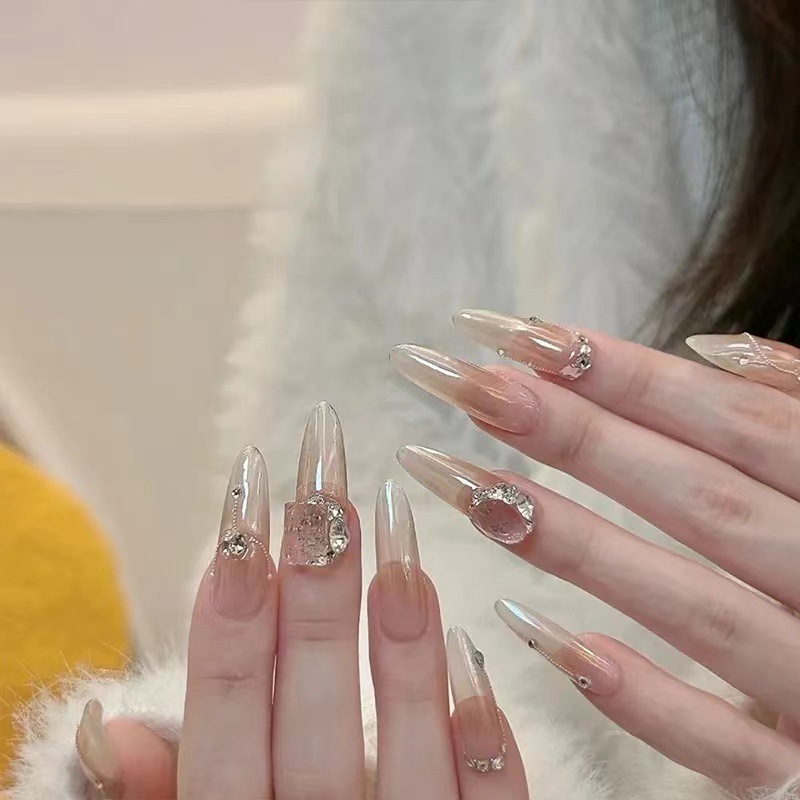 手工穿戴美甲纯欲风小红书极光贴钻爆闪轻奢显白气质穿戴甲可拆卸