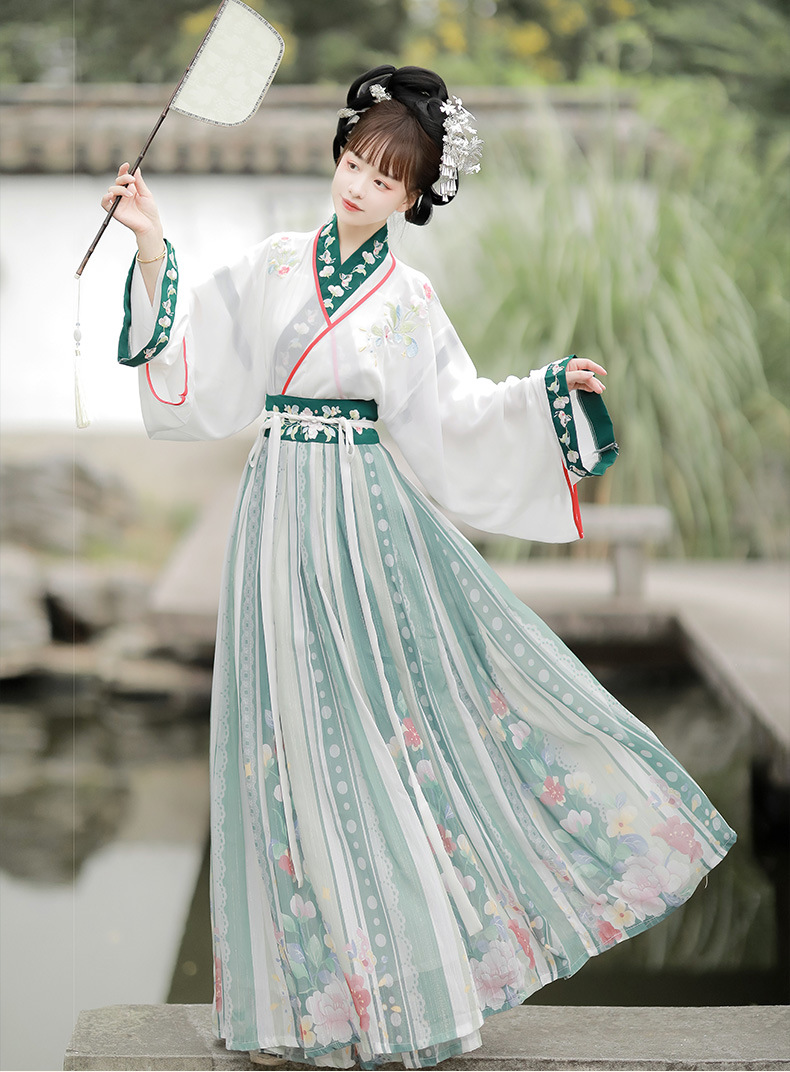 【长卿】古装汉服 女交领齐腰襦裙清新淡雅中国风白菜套装批发