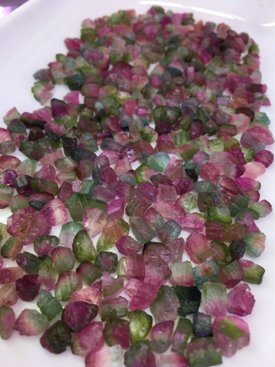 厂家批发天然碧玺原矿西瓜色随形原石 双色明显 品相如图 diy配饰