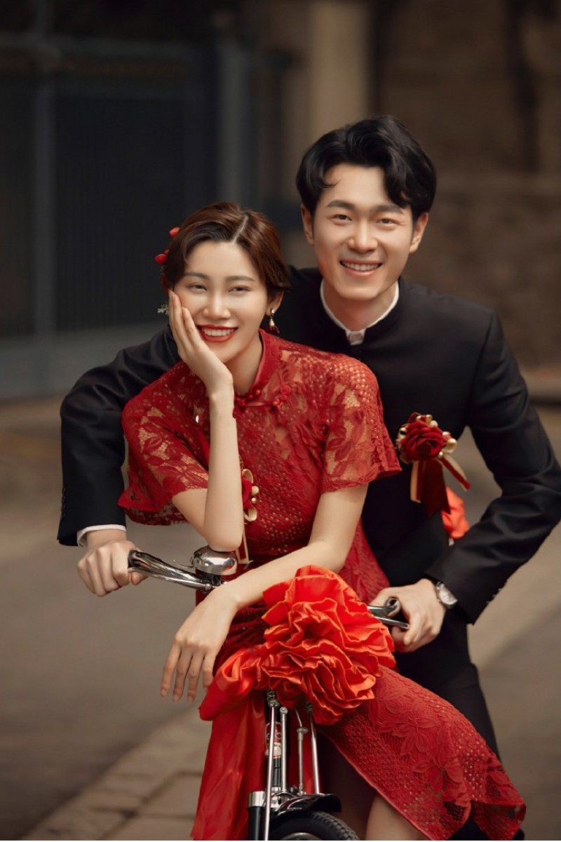 民国风情侣复古60年代写真拍照蕾丝旗袍中山装影楼主题婚纱照礼服