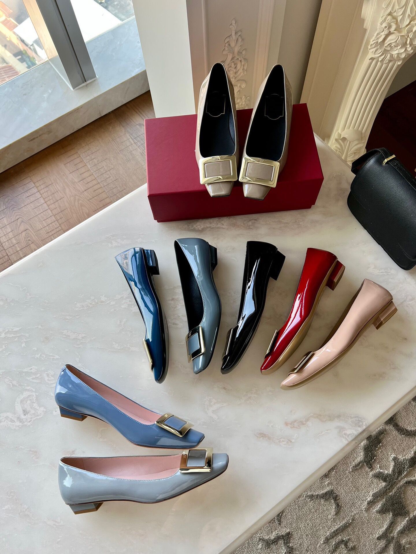 rv方扣粗跟单鞋女23新款春季大象灰漆皮百搭浅口法式通勤真皮婚鞋