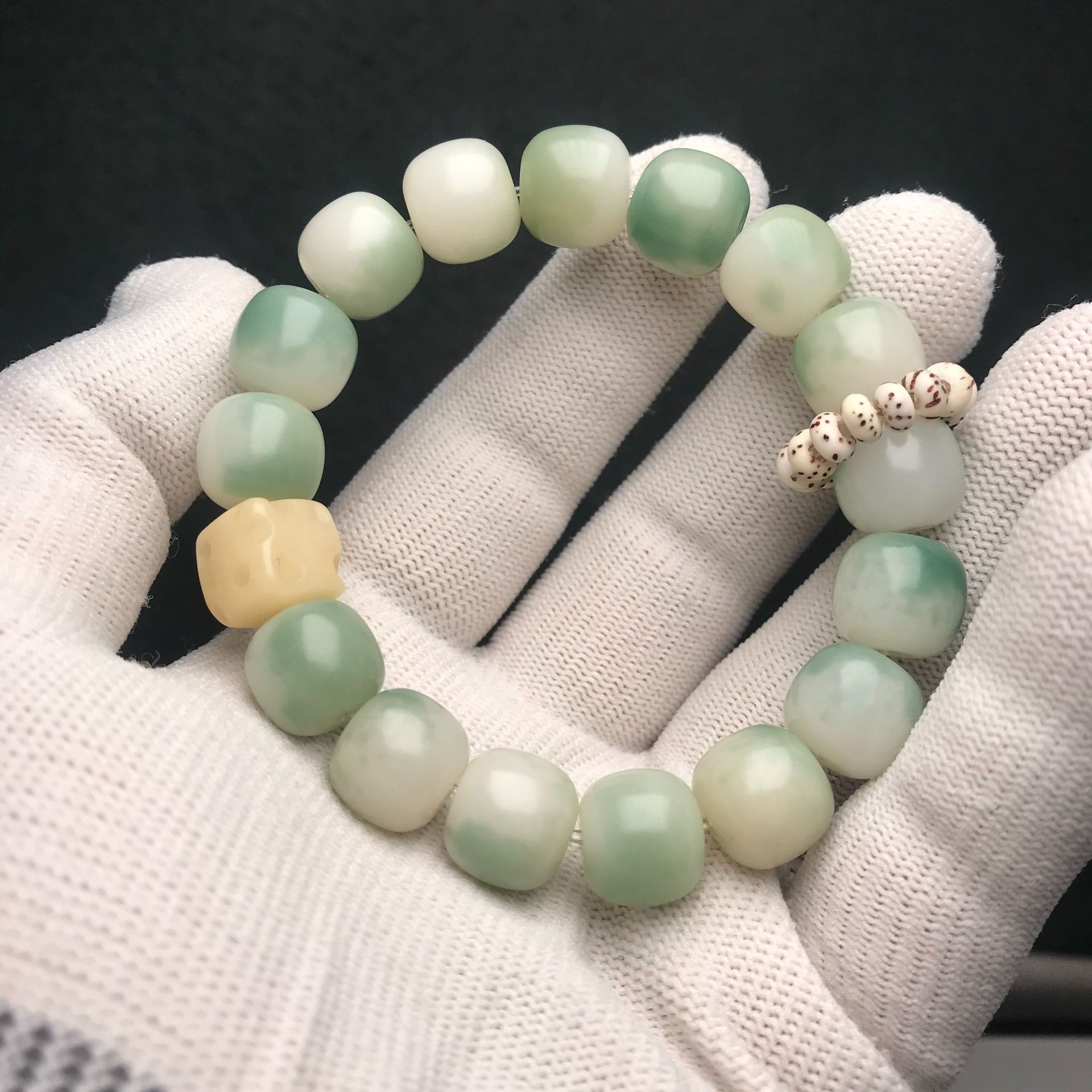 High-Profile Figure Bodhi Bracelet Green Cloud Sea Green Floating Caramel Xingshi Cheese Collectables-Autograph Rosary Charcoal Pliable Temperament