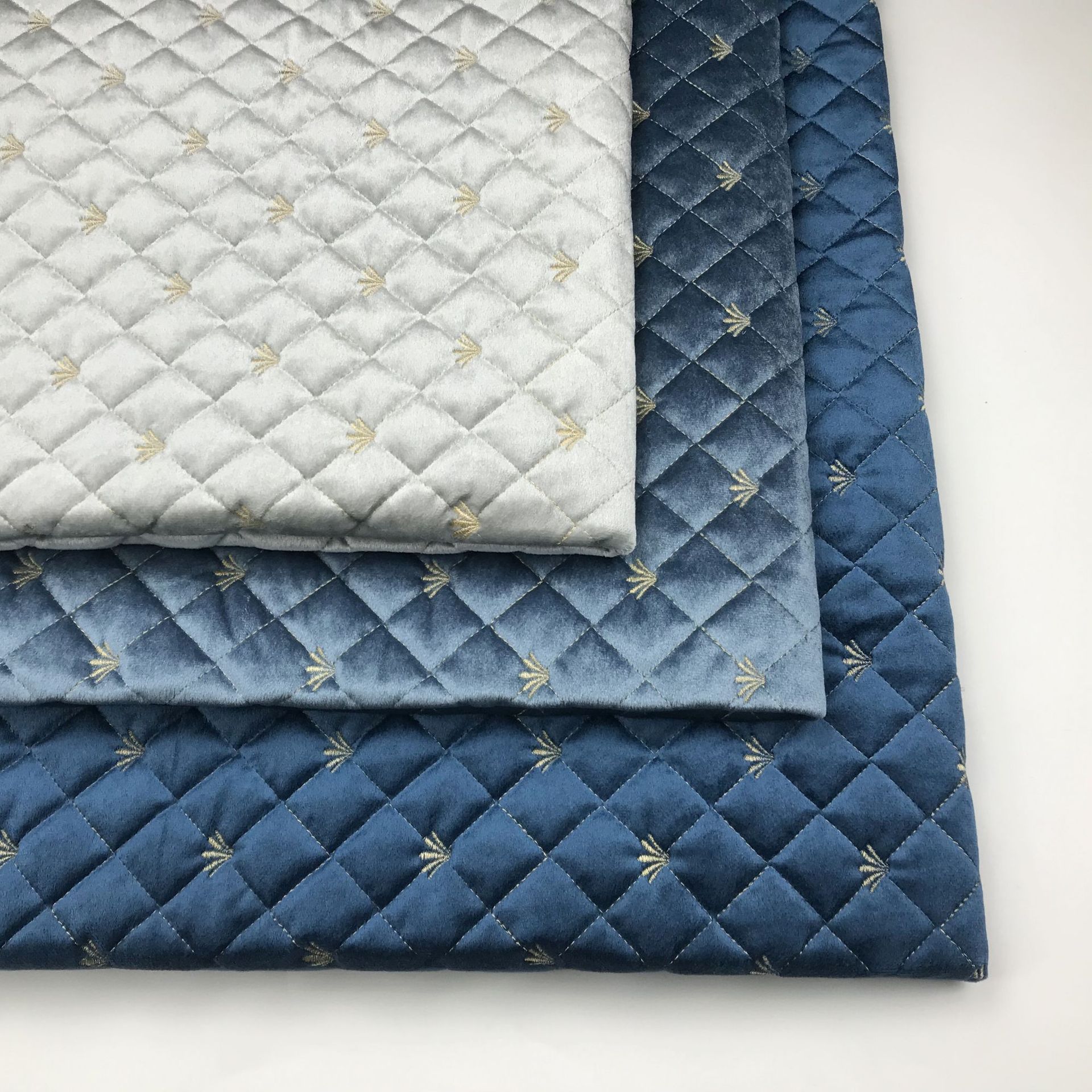 沙发垫布料批发 半成品夹棉绗缝沙发套面料 意大利绗绣防滑沙发布
