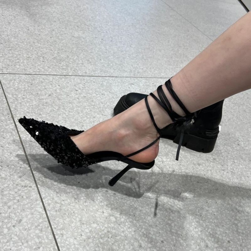 2024早春新款黑色珠片绑带高跟鞋女细跟凉鞋尖头包头单鞋亮片性感