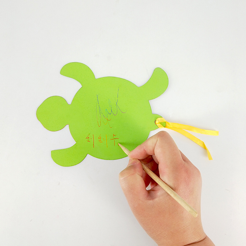 儿童刮刮画创意diy乌龟形状神奇魔术炫彩画纸刮刮乐益智手工diy纸