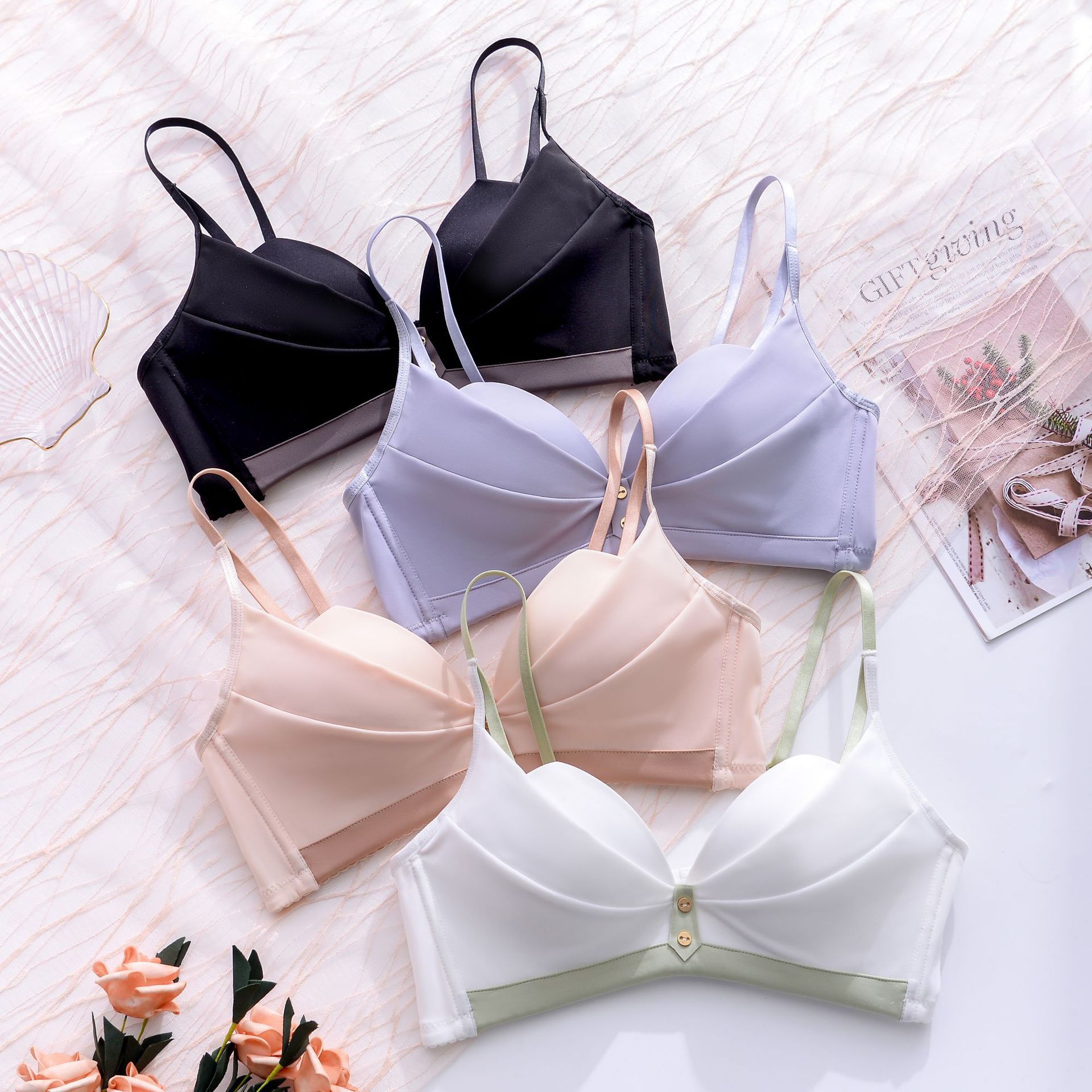 新款优卡简约日系内衣女性感小胸聚拢无钢圈收副乳调整型少女文胸