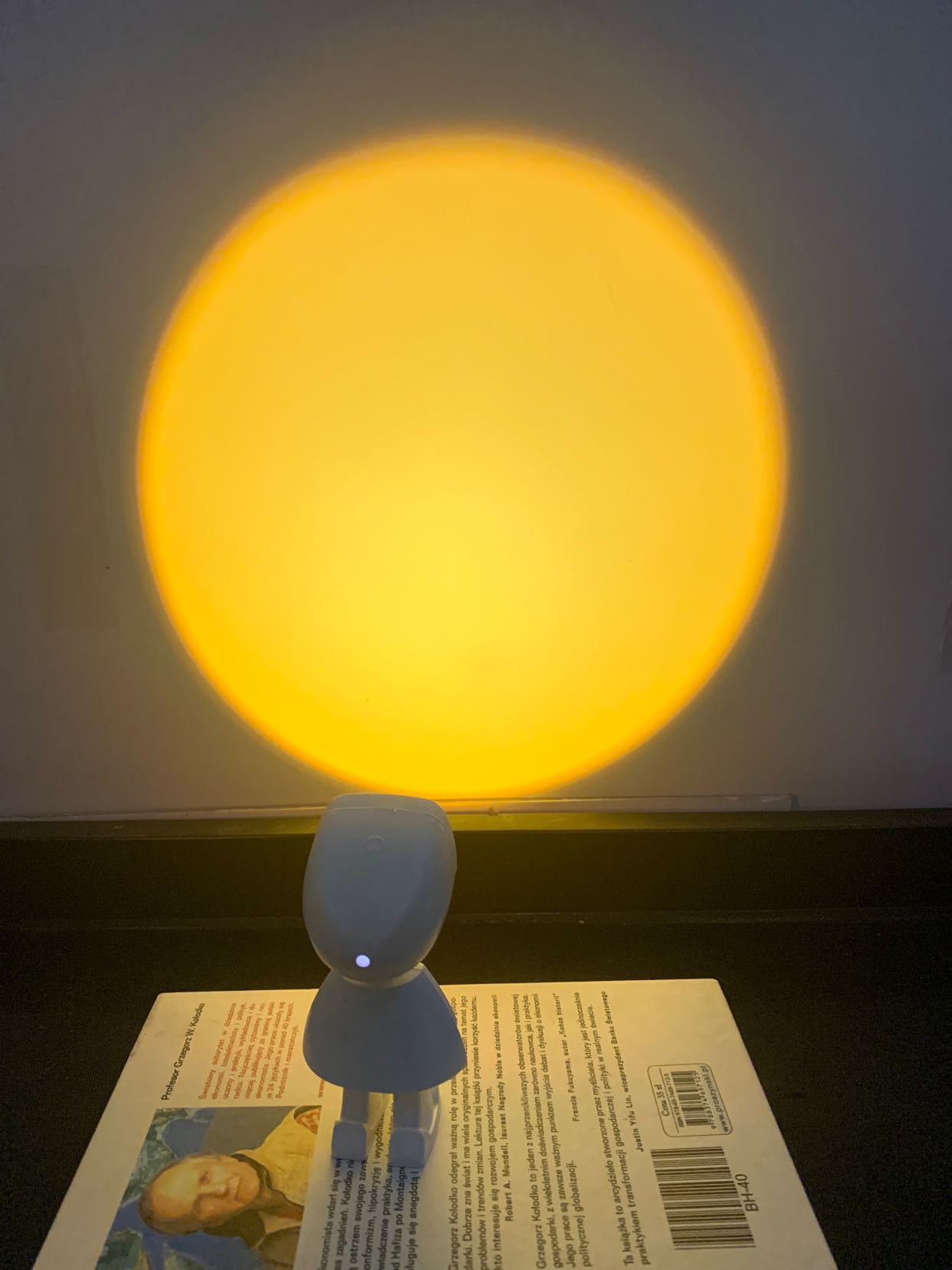 日不落投影灯夕阳红落日灯彩虹氛围灯日落投影背景灯机器人充电款