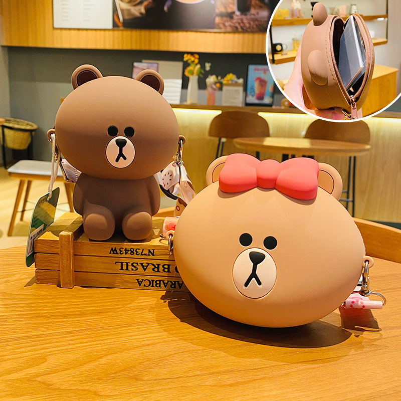 正版创意可爱布朗熊斜挎包网红学生情侣耳机零钱收纳包小礼品批发
