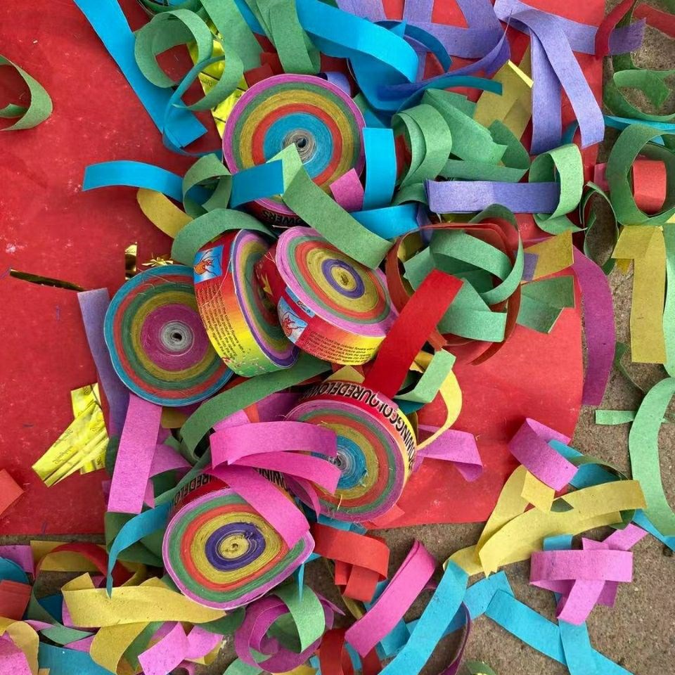 手抛纸酒吧彩色纸张亮片爆点手抛彩撒纸礼炮场景气氛布置碎纸片