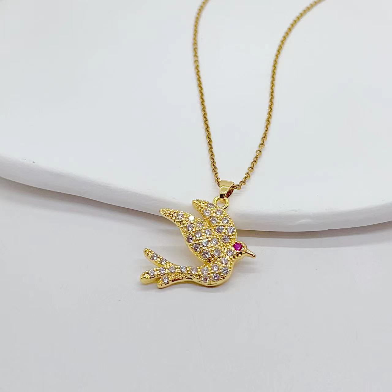 Micro-Inlaid Copper Zircon Titanium Steel Chain Personality Fashion Minority Design Flying Bird Necklace Electroplated 18K Accessories Wholesale