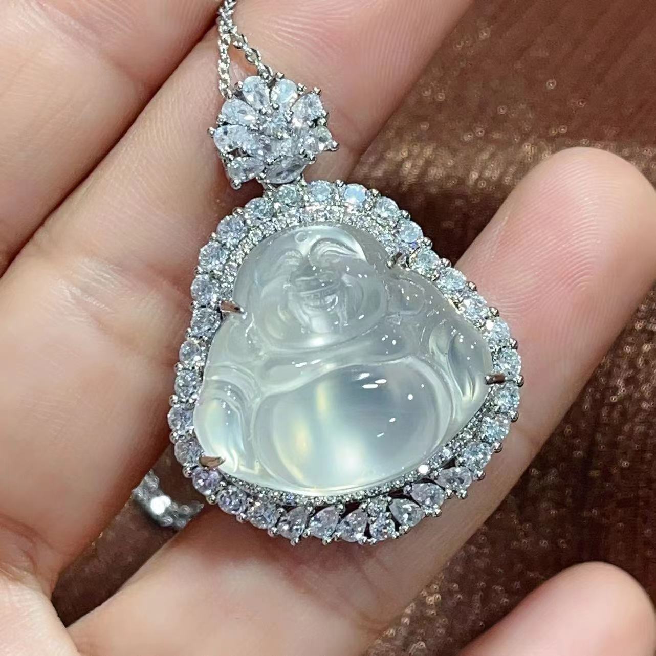 高冰白玉髓佛公吊坠925银镶嵌白玛瑙女款玉石佛项链挂件直播货源