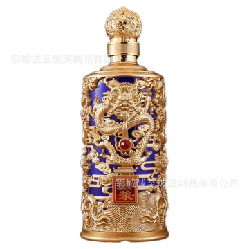 新款创意500ml玻璃红蓝绿喷涂龙瓶酒瓶镂空龙瓶现货批发-阿里巴巴