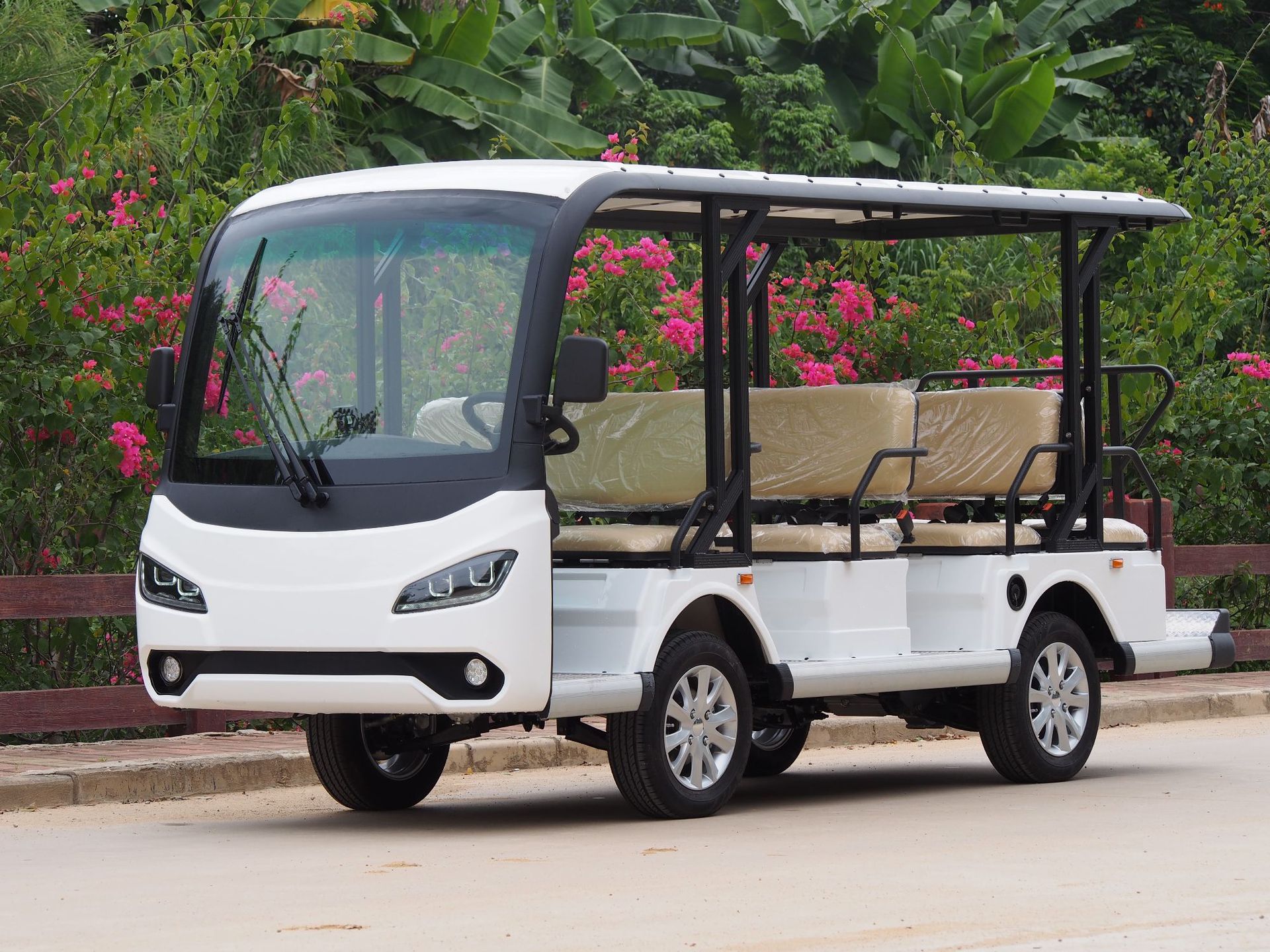 葫芦岛卓越新能源纯电动四轮旅游观光车个人家庭团队专用休闲代步