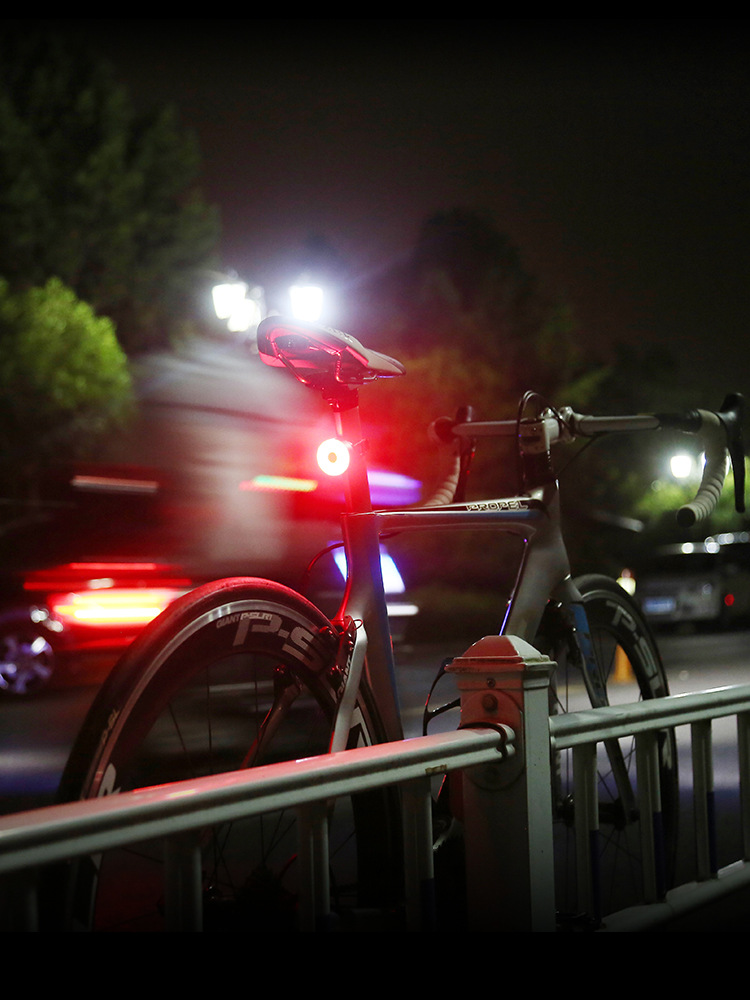 自行车尾灯夜间后警示灯usb充电山地车高亮爆闪光灯骑行装备配件