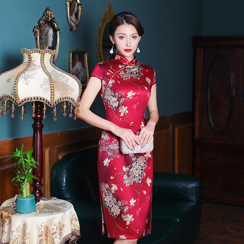 新款酒红色妈妈装旗袍裙婚宴婚礼大码改良刺绣旗袍礼服短袖春夏季