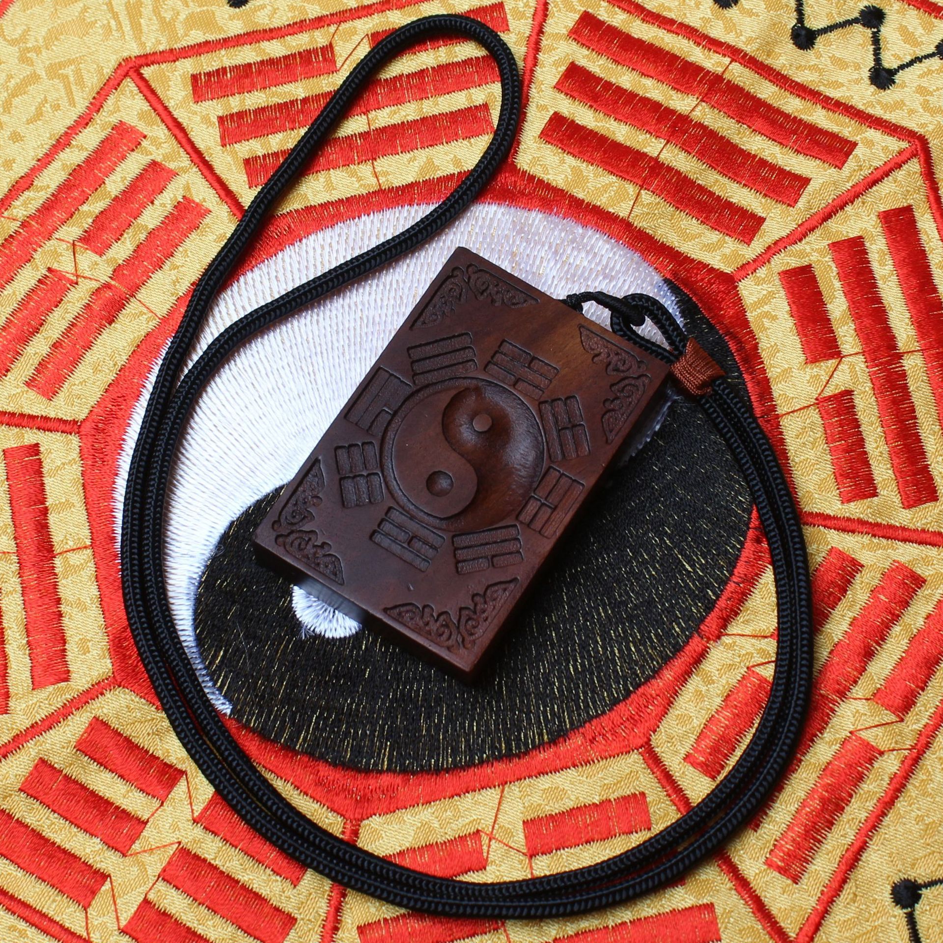 天然雷击木八卦时来运转牌枣木平安牌法器随身护身挂件道家道教