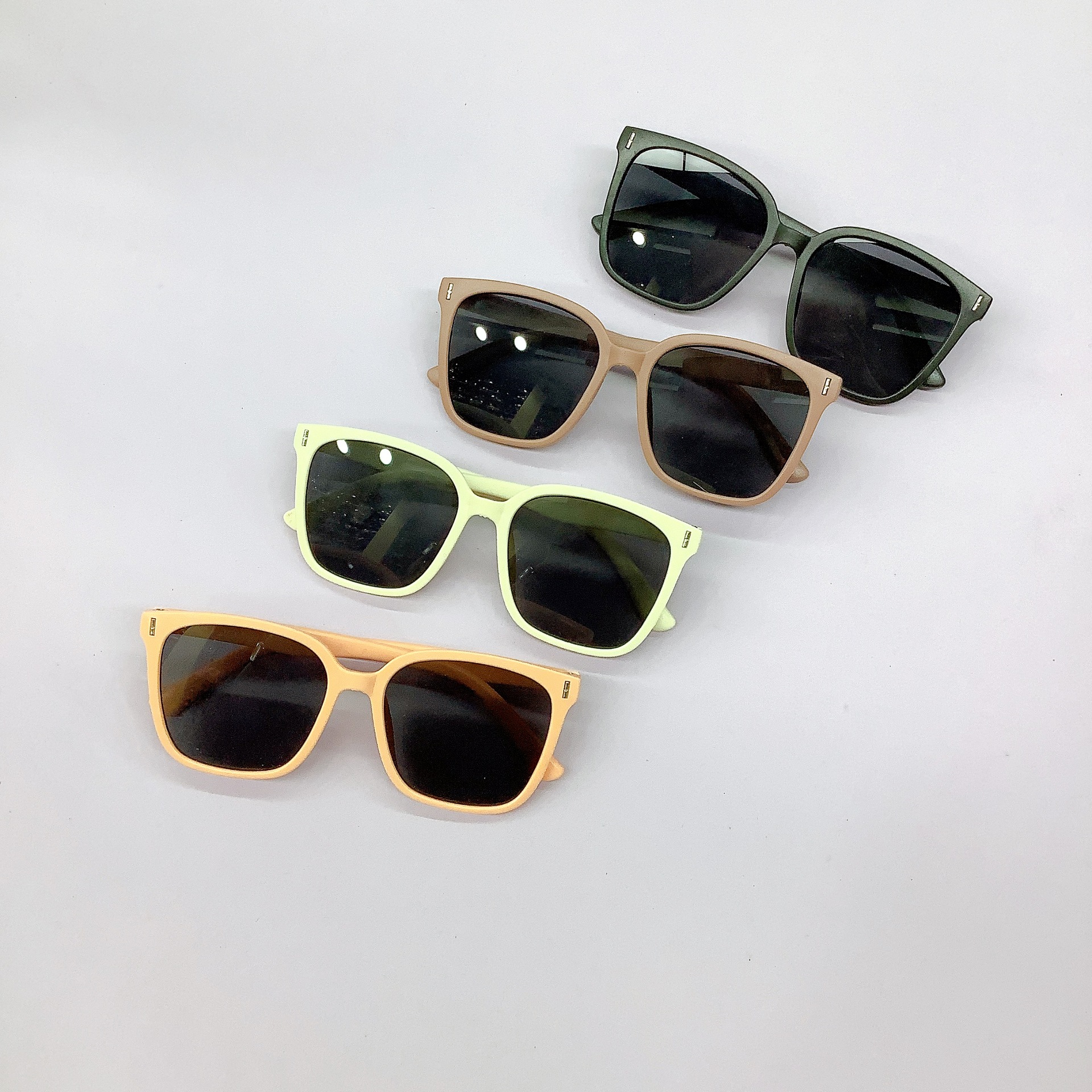 Fashion Korean Style Kids Sunglasses Box Boys and Girls Sunglasses Travel UV Protection All-Match Sunglasses Wholesale