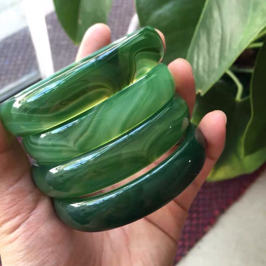 厂家批发 巴西碧绿色缠丝花纹玉髓手镯 绿玛瑙女款玉镯直播用品