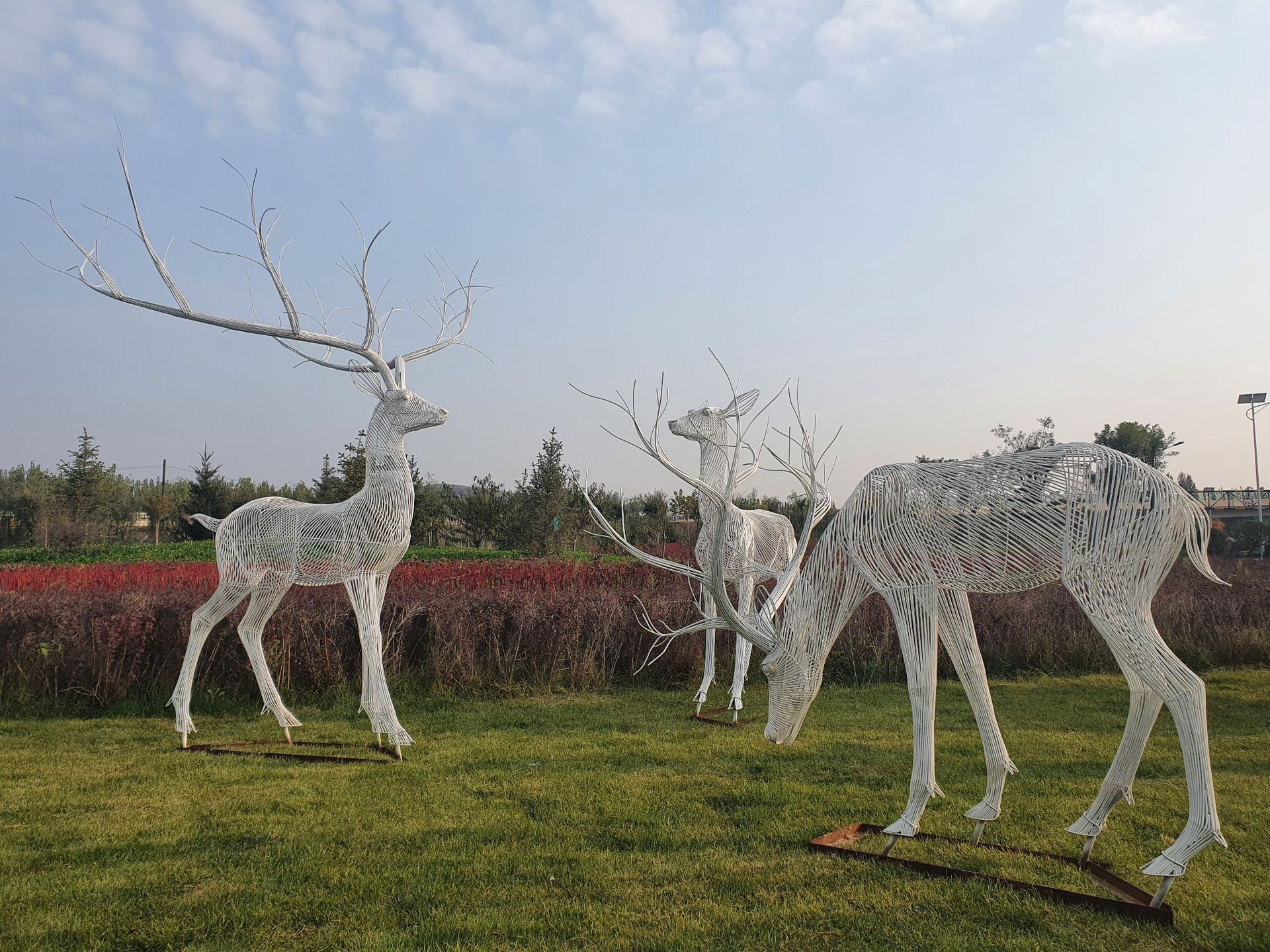 镂空鹿不锈钢雕塑 房地产园林景观雕塑 商场美陈动物不锈钢鹿雕塑