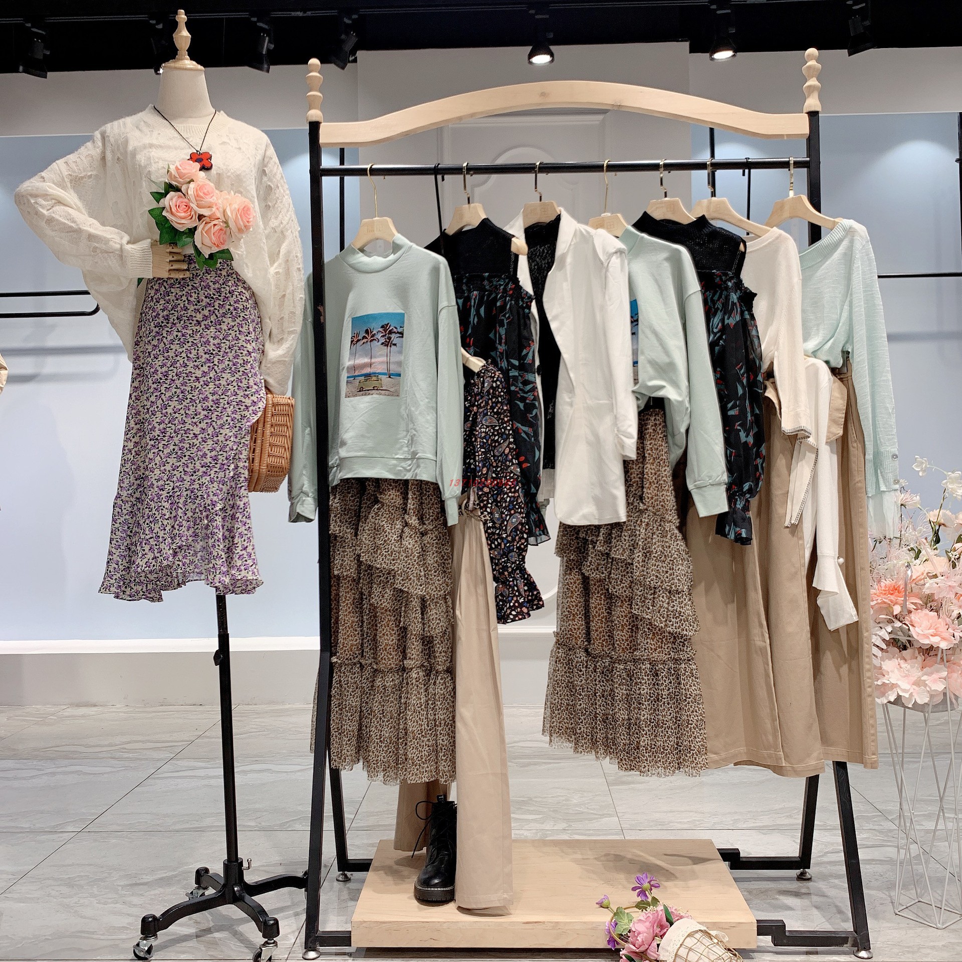 基弟22秋冬新款时尚潮牌品牌折扣女装p发 实体店直播正品撤柜货源