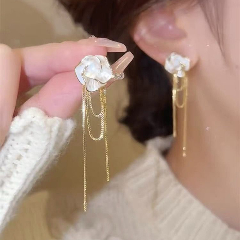 Silver Needle French Retro Flower Tassel Earrings Fashion Ear Studs Sweet All-Matching High-Grade Earrings Wholesale for Women