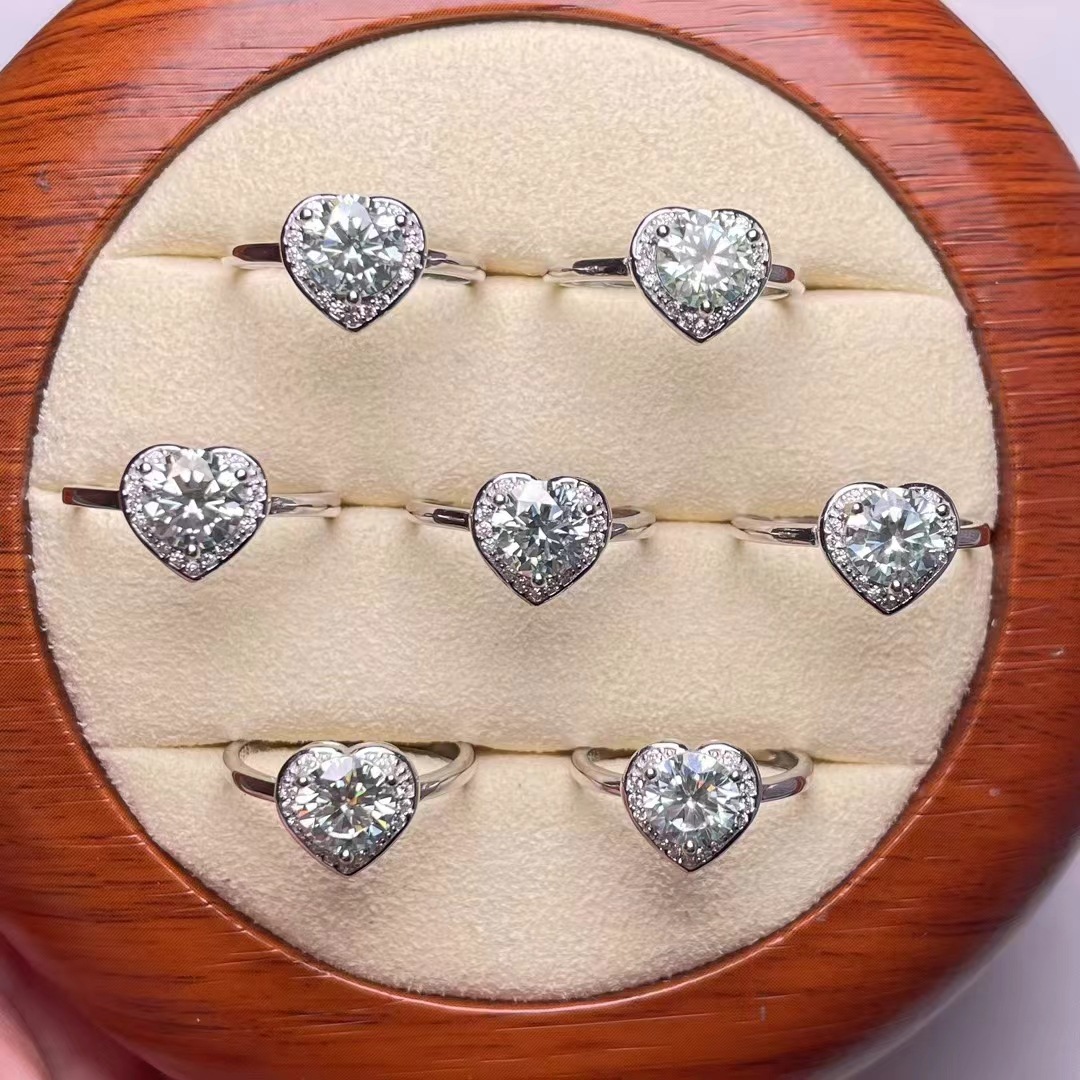 爱心形莫桑石钻戒女1克拉钻石求婚结婚925银戒指送女朋友老婆礼物