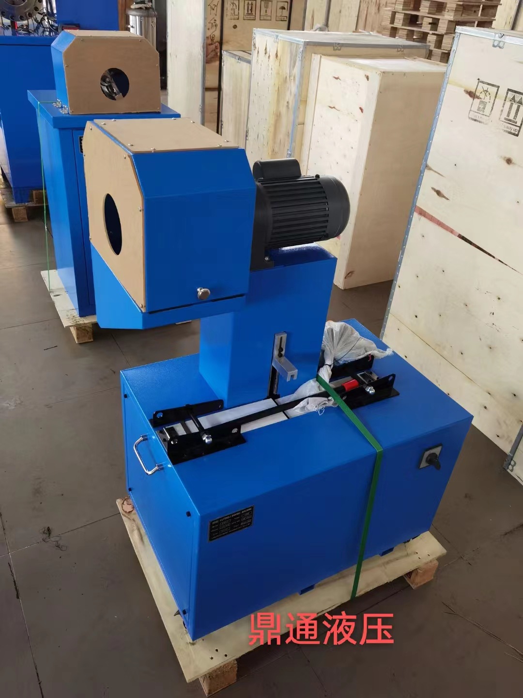 高压油管切管削皮一体机 胶管切割机 钢丝管剥皮机 液压管扒皮机