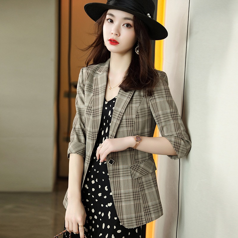 网红时尚格子西装外套女2021春秋新款修身气质短款小个子休闲西服