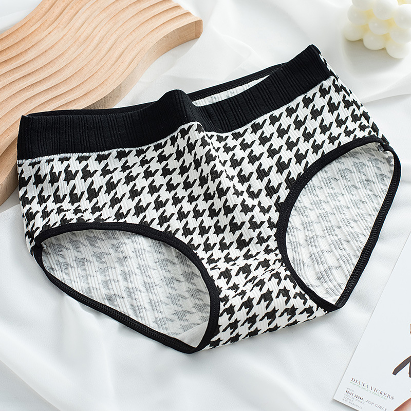 Japanese Lolita Black and White Plaid Printed Cute Girl Underwear Women's Cotton Crotch Breathable Mid Waist Student Briefs