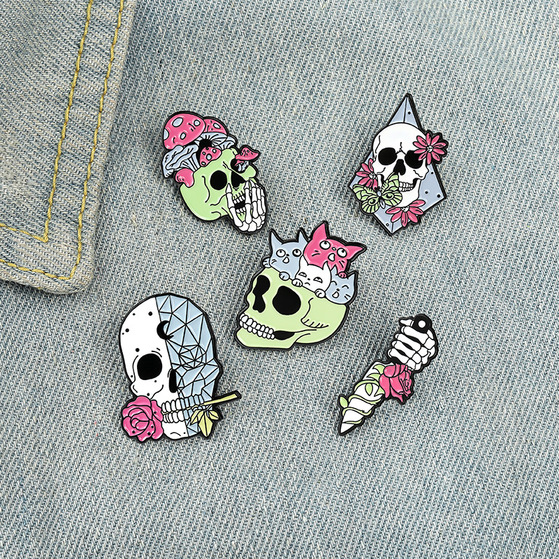 New Cartoon Hot Selling Creative Skull Rose Series Brooch Ornament Personality All-Match Paint Badge