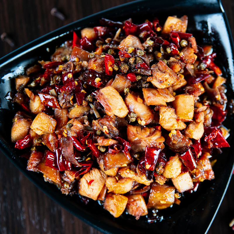 自贡冷吃兔四川麻辣网红小吃兔肉丁兔子肉成都兔头兔腿零食私房菜