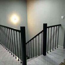 别墅楼梯扶手铁艺立柱楼梯护栏扶手简约风小户型飘窗栏杆阳台护栏