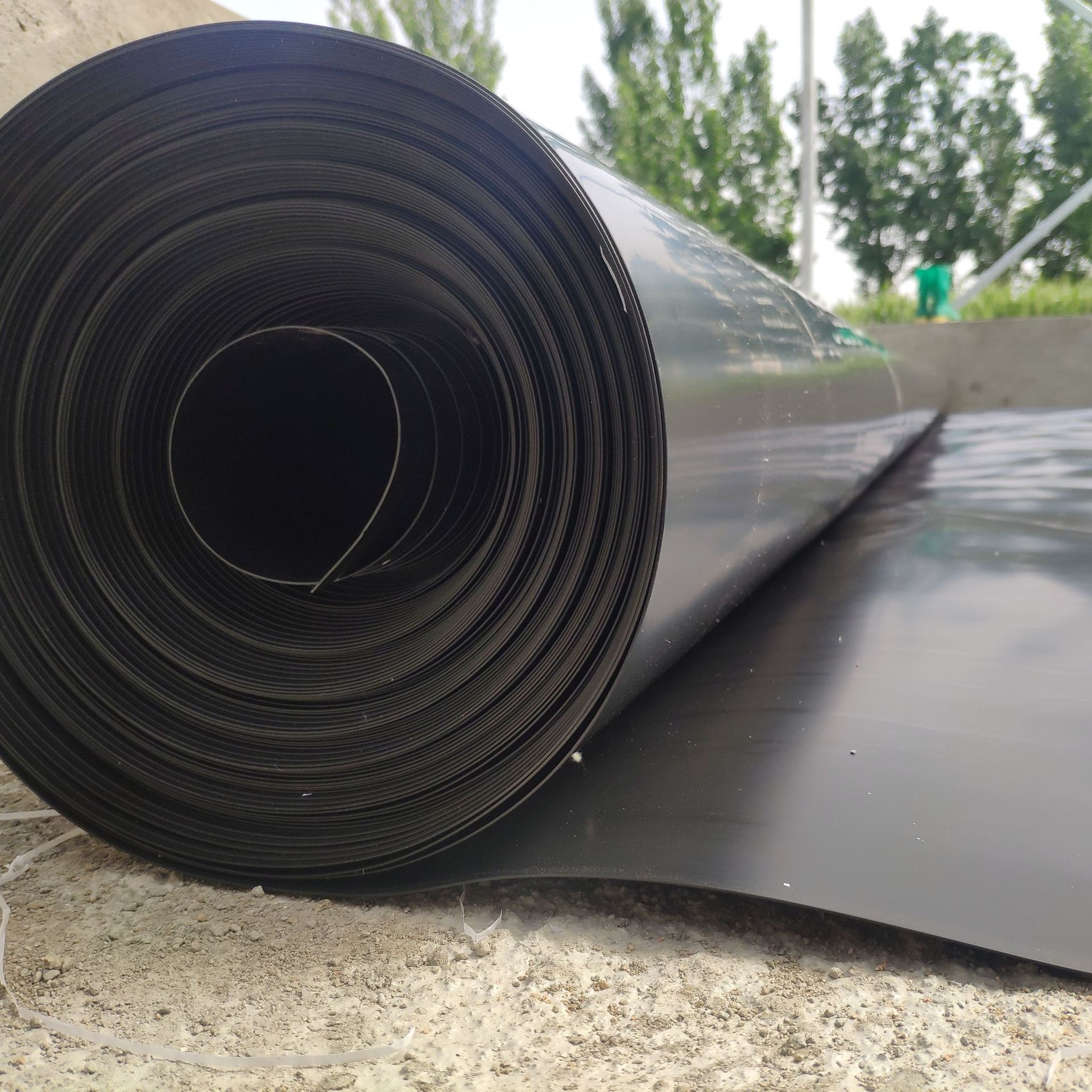 鱼塘防渗膜聚乙烯塑料薄膜沼气池糙面防水板hdpe土工膜