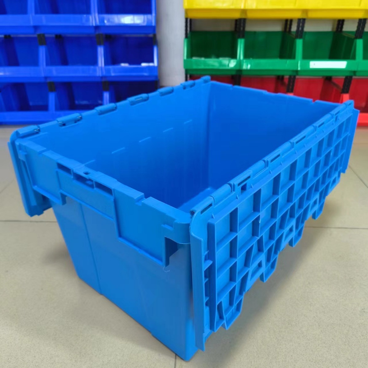 伯利恒斜插式物流箱蓝色带盖塑料运输箱服装仓库储物箱连盖周转箱