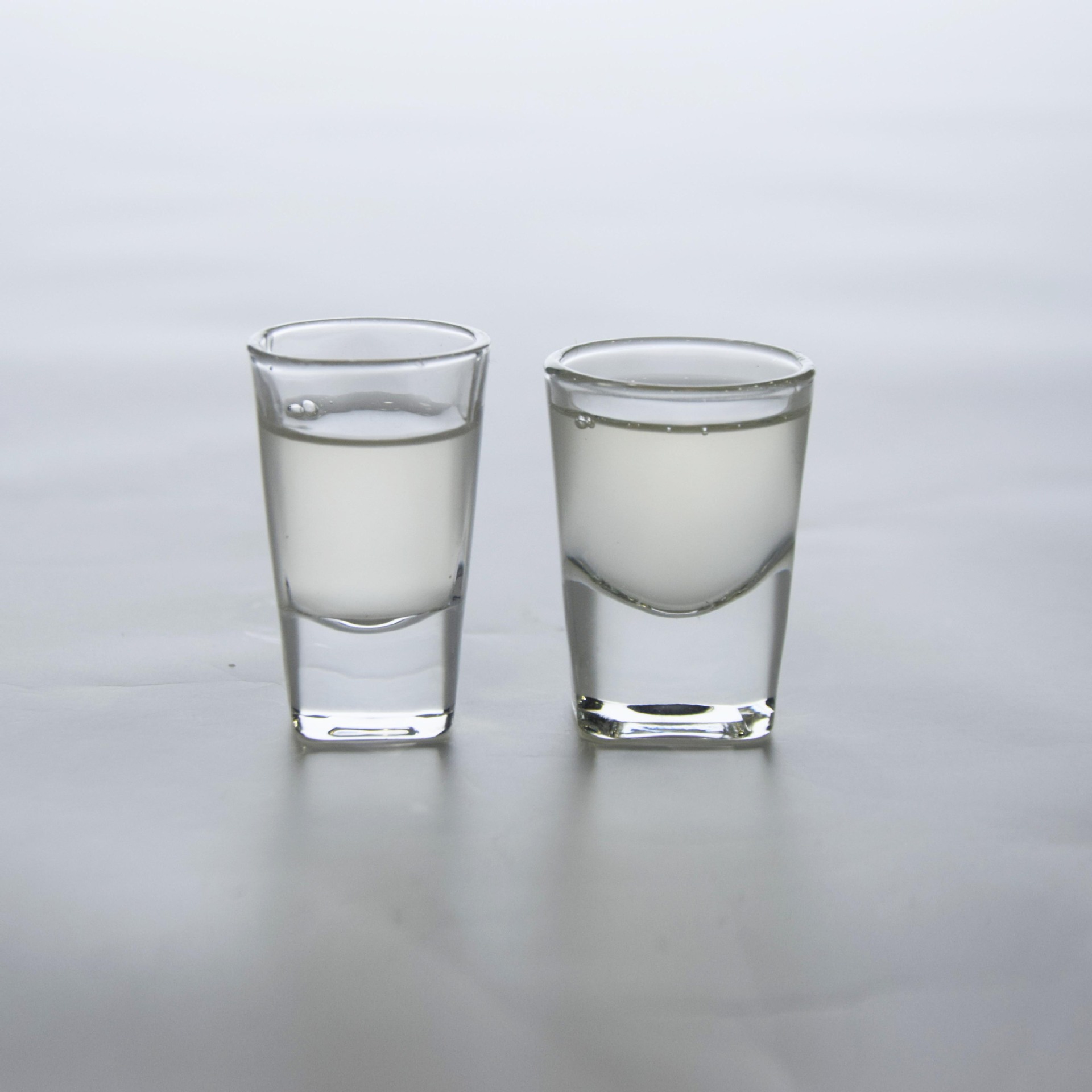 厂家批发玻璃烈酒杯白酒杯子可加印logo礼品四方厚底小酒杯小吞杯