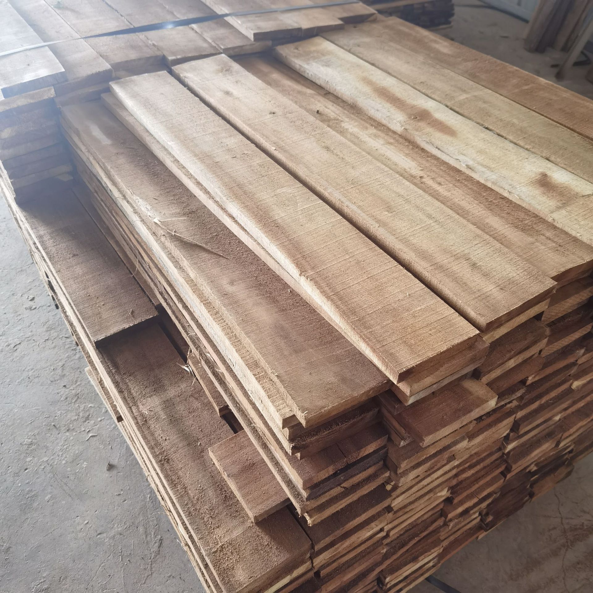 批发海南相思木木板材 规格料 地板料 台面板橱柜衣柜拼接板