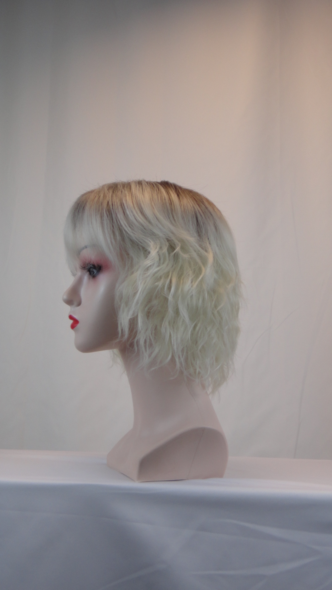 新款假发女短发网红玉米卷小卷整顶头套帅气短碎发气质刘海发厂家