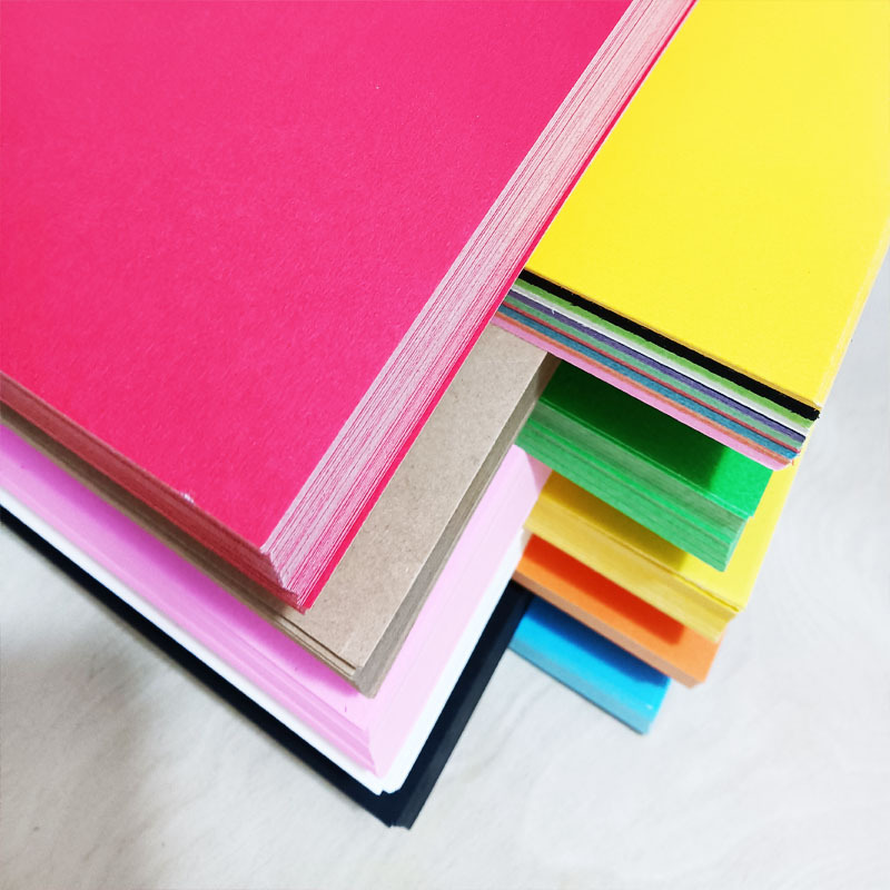 彩色厚卡纸200克红色硬卡纸8开封面纸儿童手工卡片折纸美术绘画纸