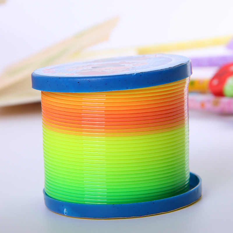 w13儿童益智玩具彩虹圈彩圈拉线手环圈弹簧圈大号两元批发一元店