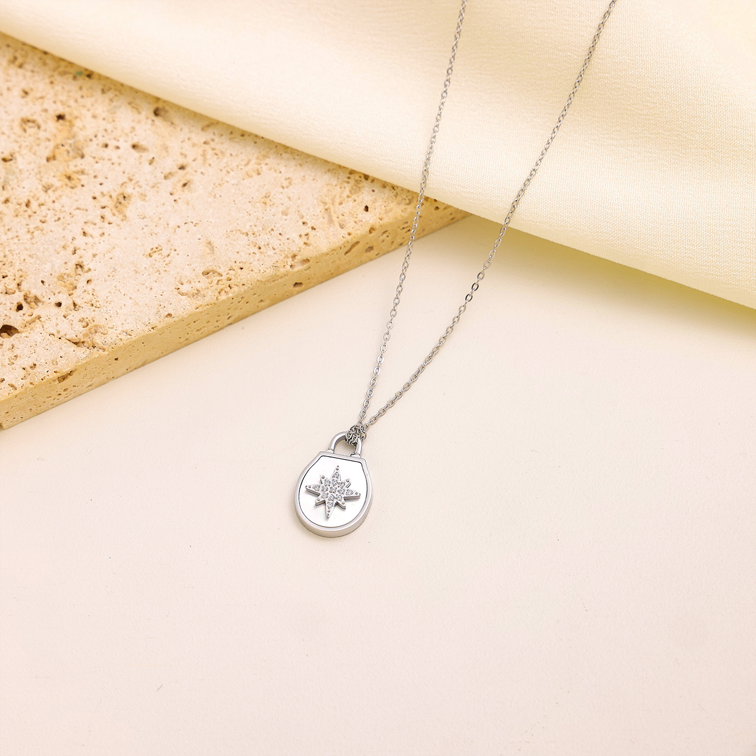 爆款幸运八芒星罗盘白贝项链吊坠项链高级感个性设计感轻奢女项链