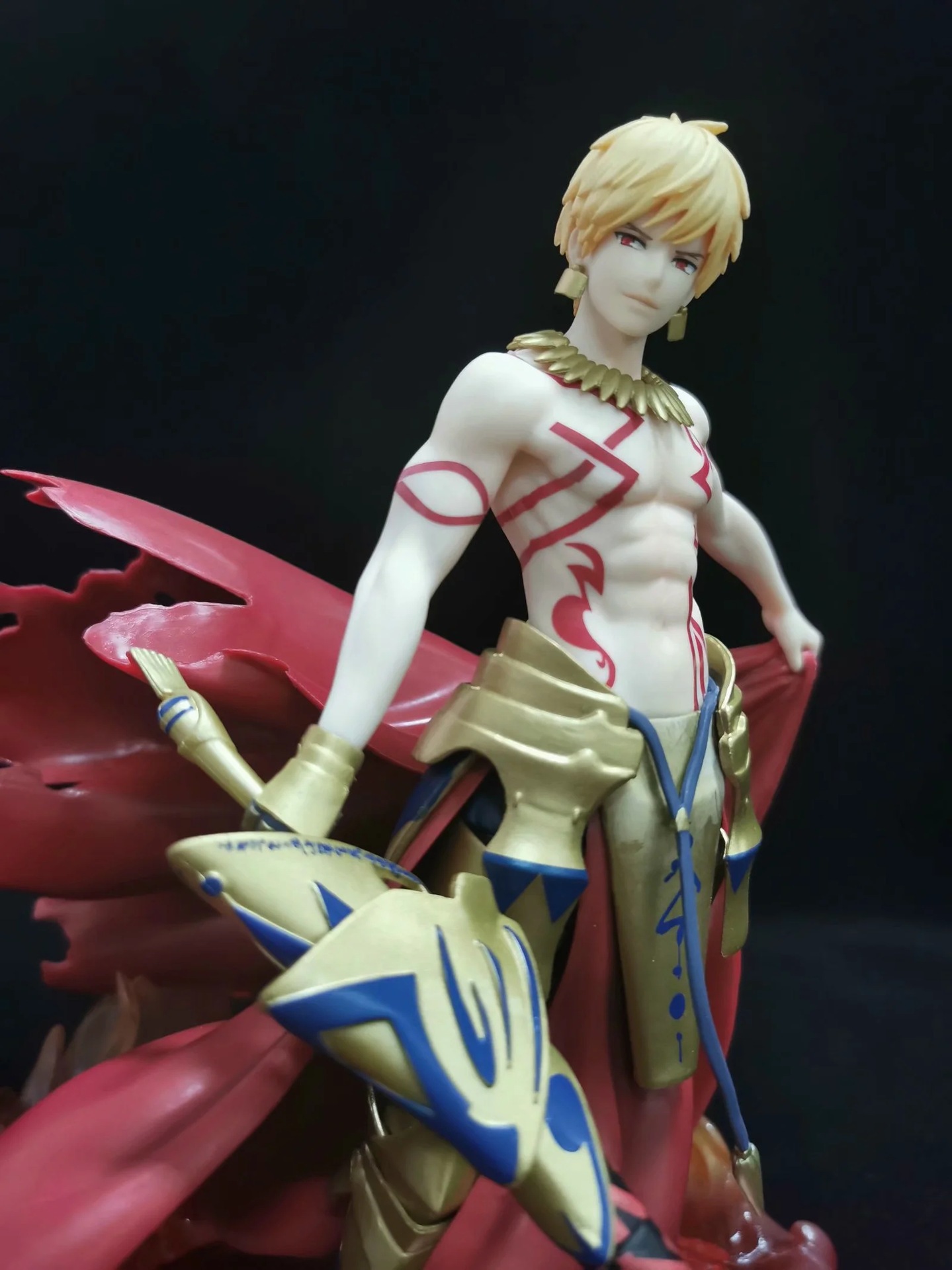 fate fgo 吉尔伽美什 金闪闪 1/8 雕像模型盒装手办